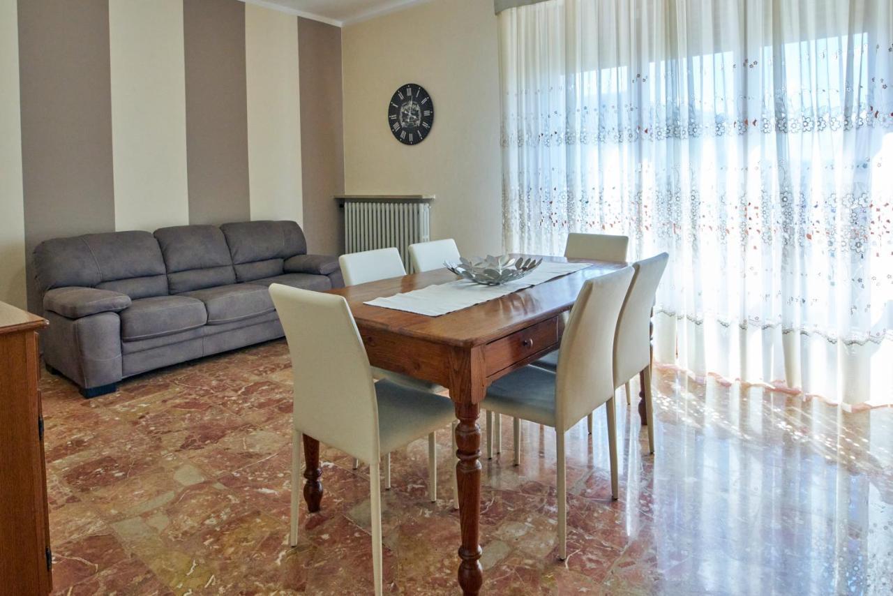 Cinzia'S Holiday Home Desenzano del Garda Luaran gambar