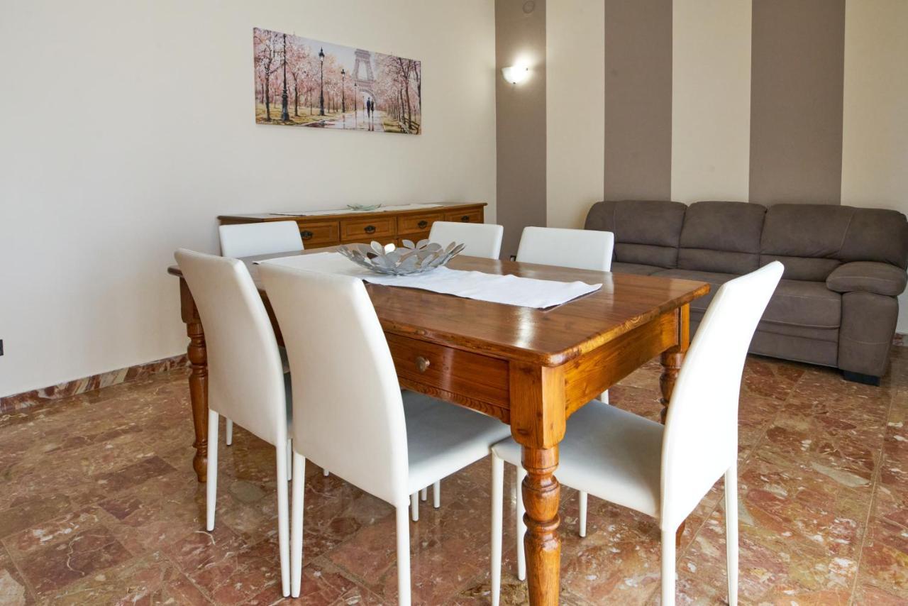 Cinzia'S Holiday Home Desenzano del Garda Luaran gambar