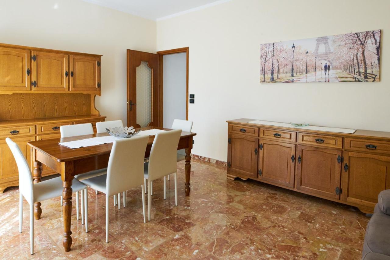 Cinzia'S Holiday Home Desenzano del Garda Luaran gambar