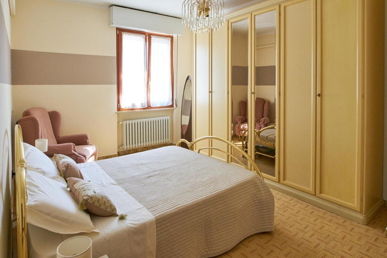 Cinzia'S Holiday Home Desenzano del Garda Luaran gambar