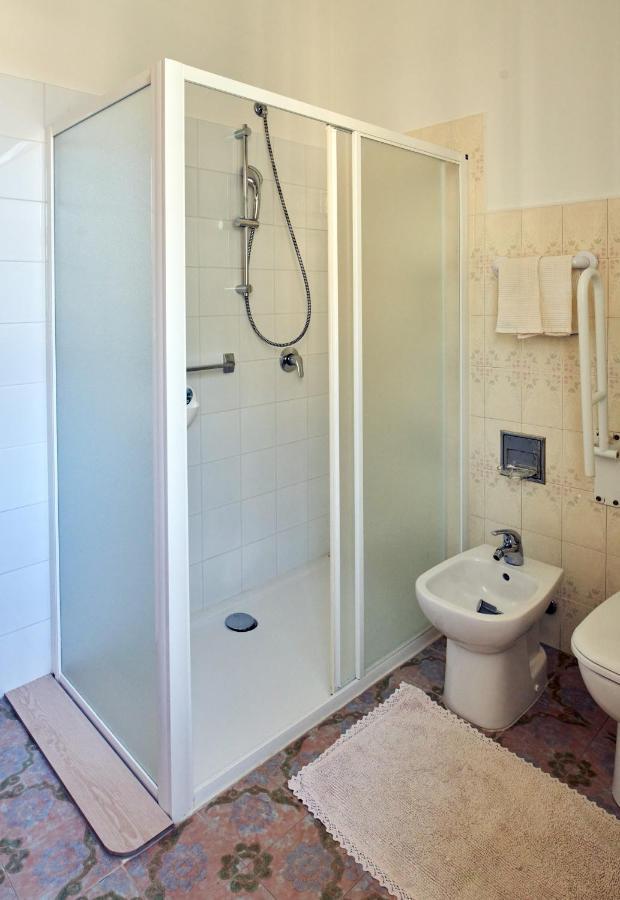 Cinzia'S Holiday Home Desenzano del Garda Luaran gambar