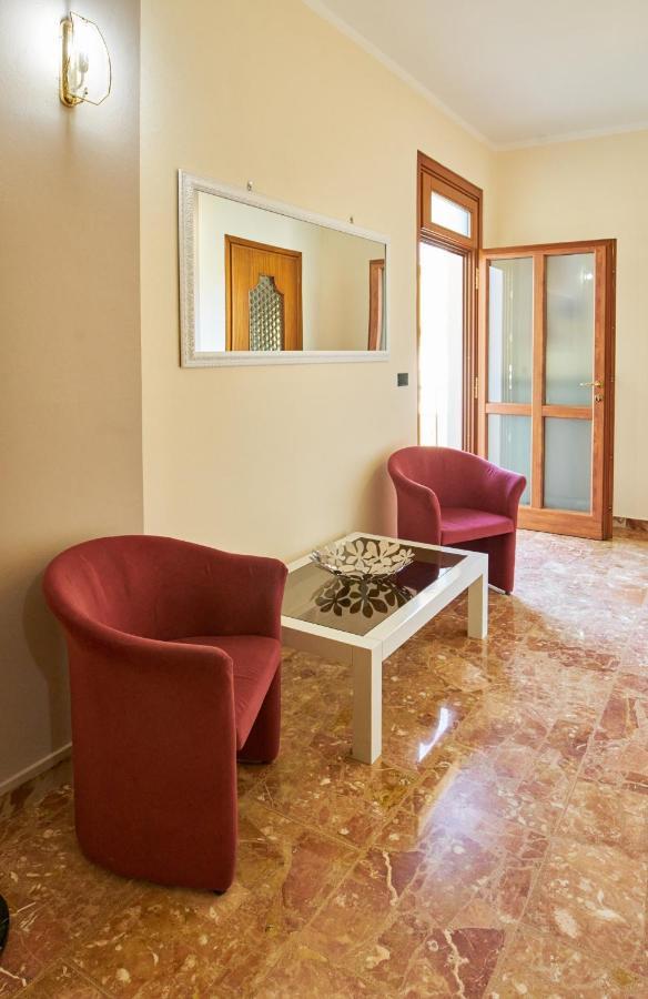 Cinzia'S Holiday Home Desenzano del Garda Luaran gambar